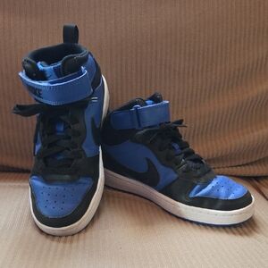 Nike Kids Black and Blue Sneakers